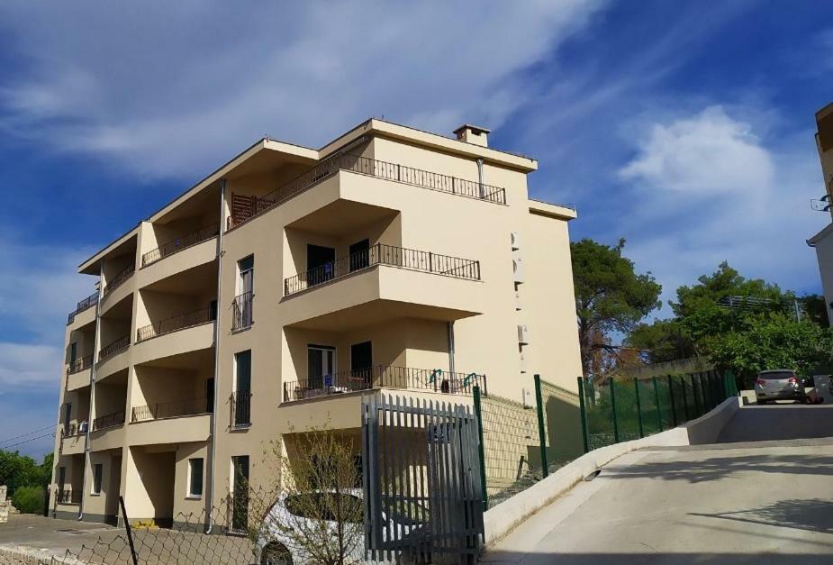 Appartement "Noni" Donji Okrug  Kültér fotó